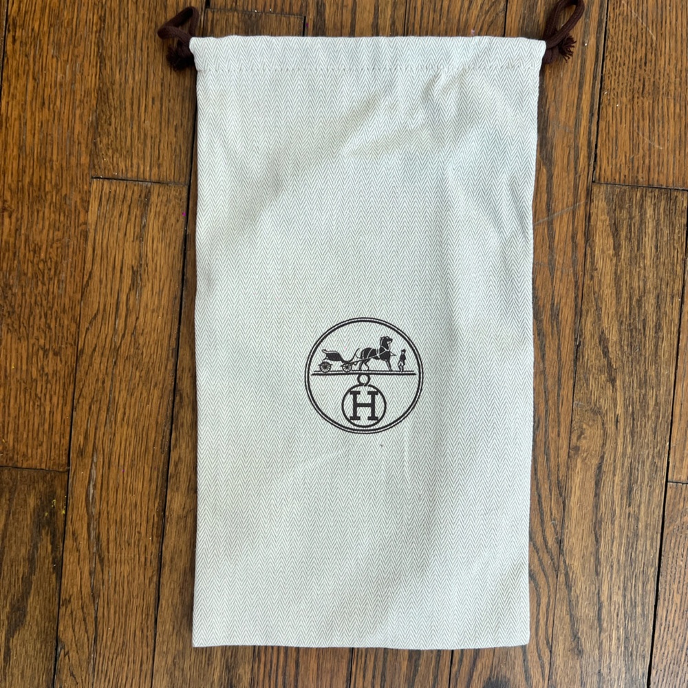 Hermès Dust Bag come in a pair of 2